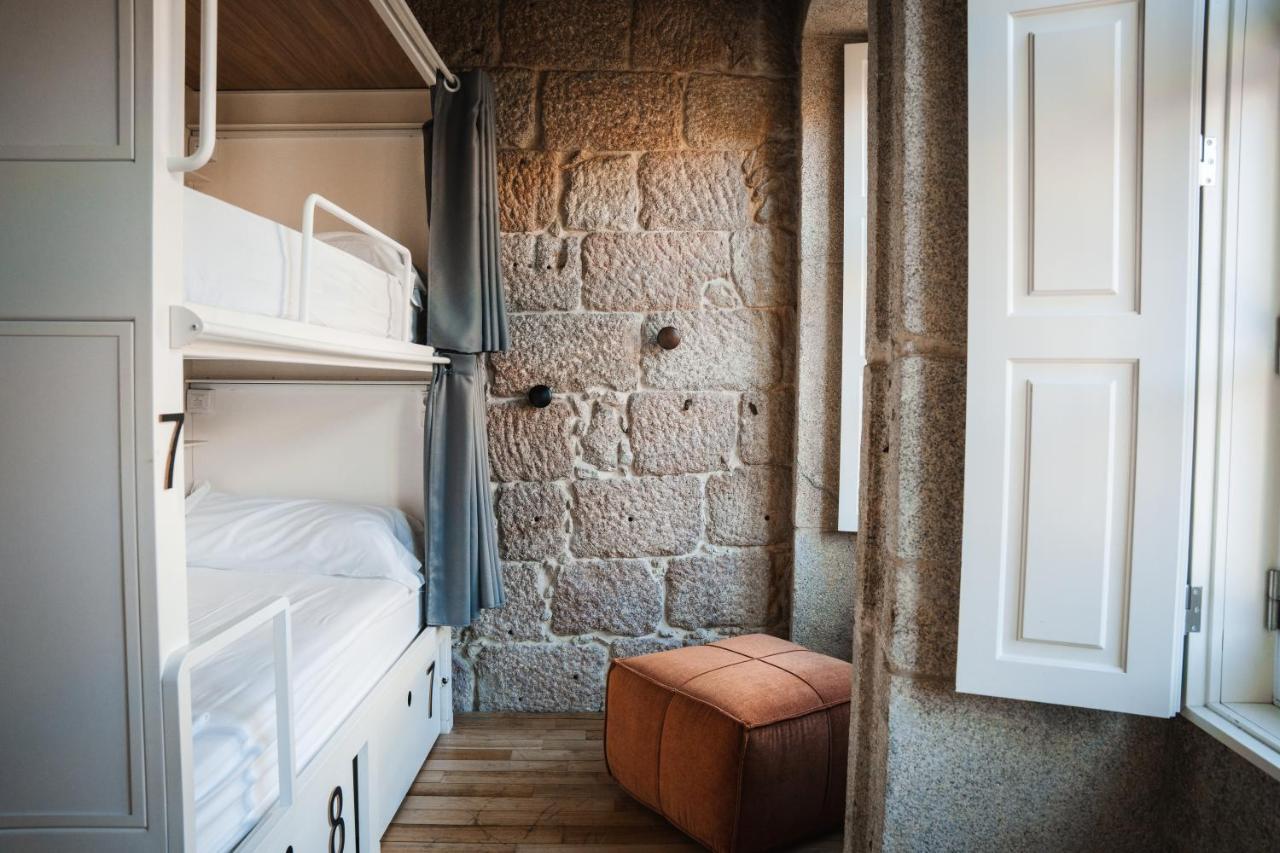 Hostal The House Ribeira Oporto