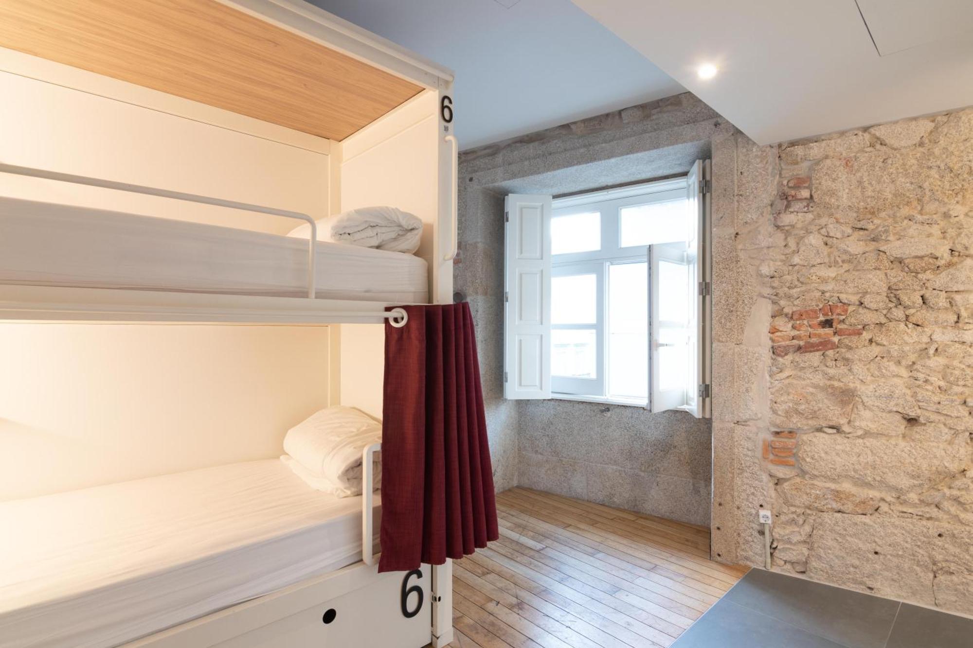 Hostal The House Ribeira Oporto