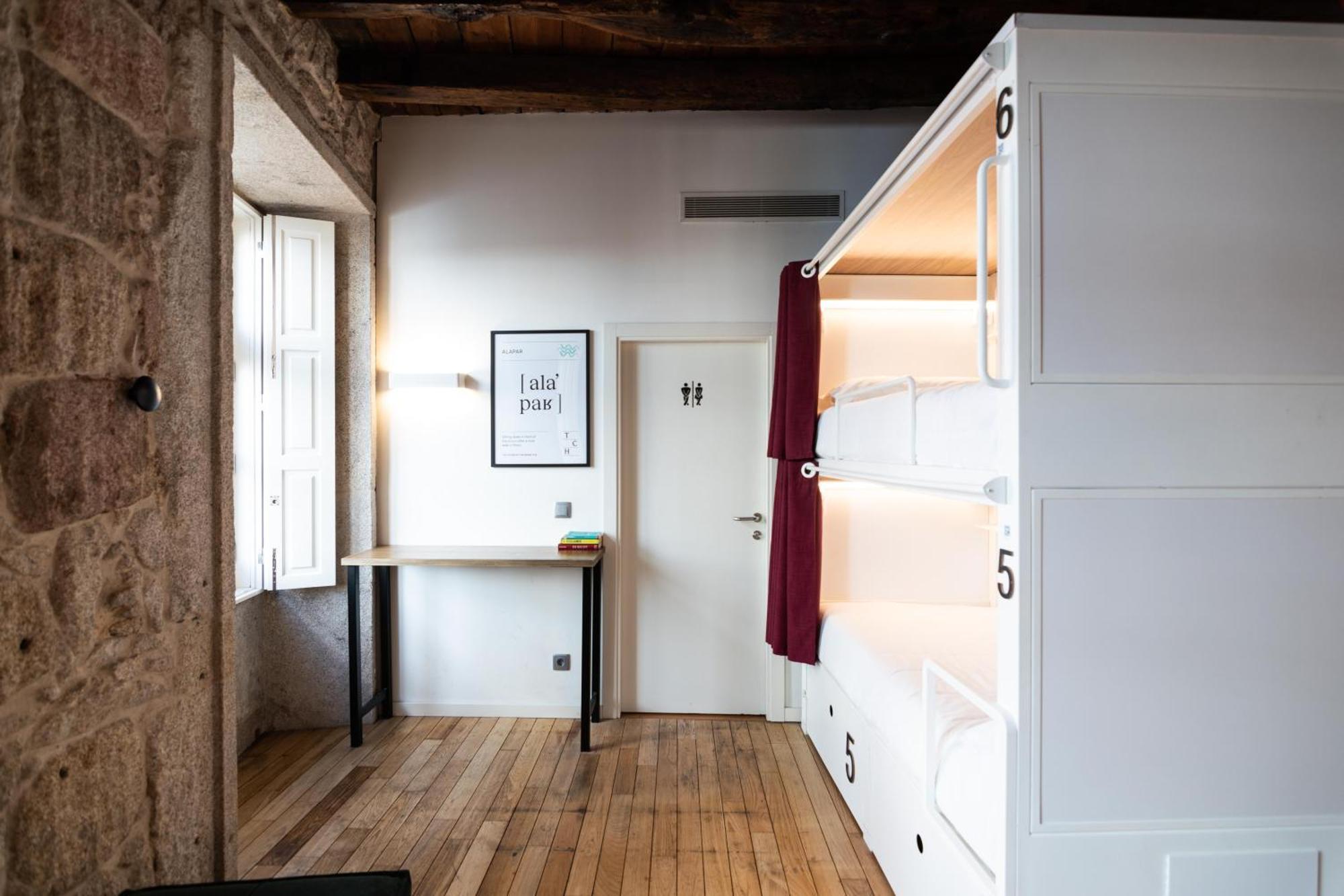 The House Ribeira Hostal *